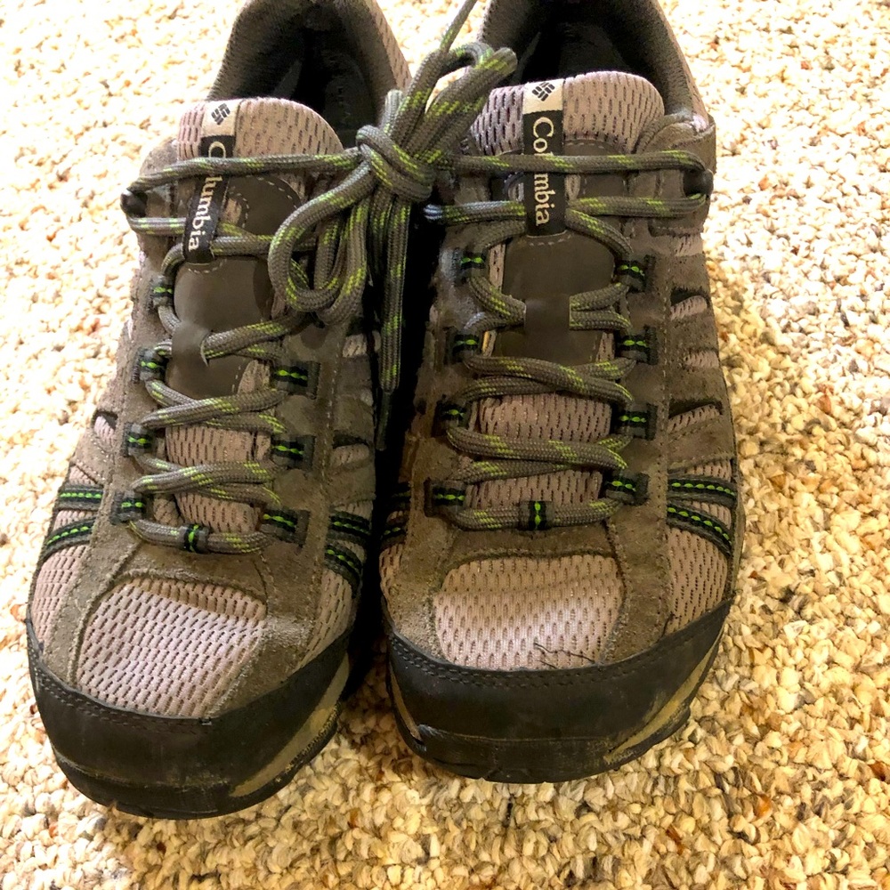 Columbia hiking shoes